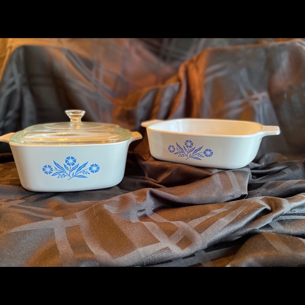 2 Vintage Corning Ware baking dishes Set